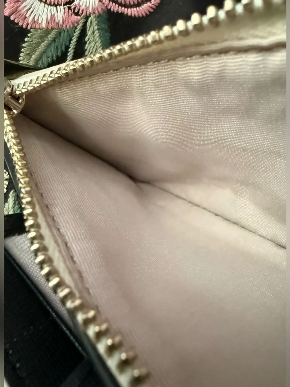Kate Spade Hoppkins Frog Small Slim Bifold Wallet